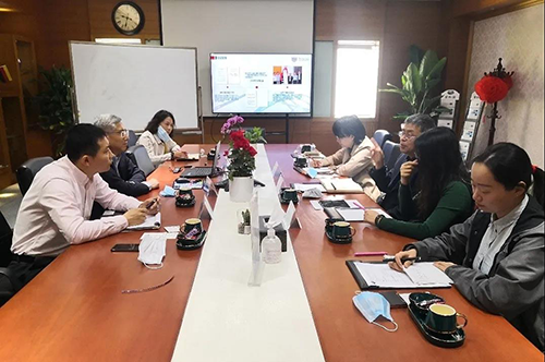 不朽情缘mg官网陈春麟博士、化学部及生物部高级副总裁任峰博士、商务发展部副总裁蔡金娜博士热情接待研究院一行，并介绍了公司情况。