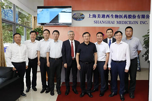 区领导彭崧、唐石青参加调研