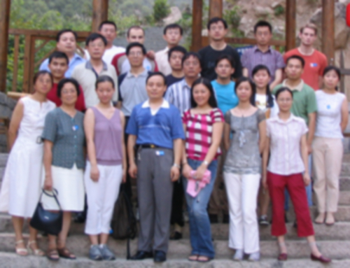 2004 不朽情缘mg官网在上海成立.jpg